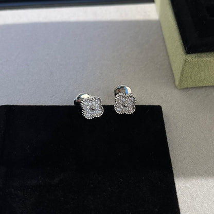 [Everoly JW]CLOVER MINI DIAMOND STUD EARRINGS