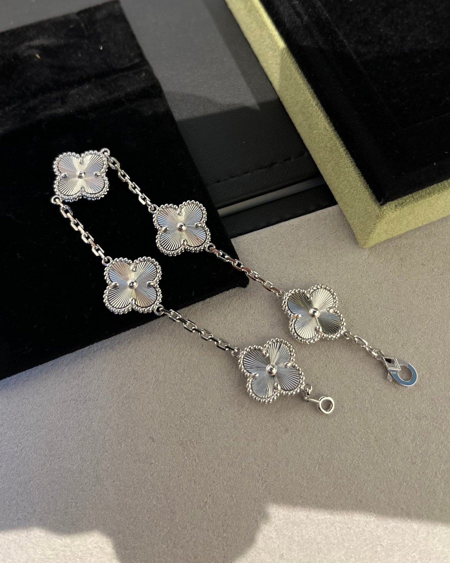 [Everoly JW]CLOVER SILVER 5 MOTIFS BRACELET